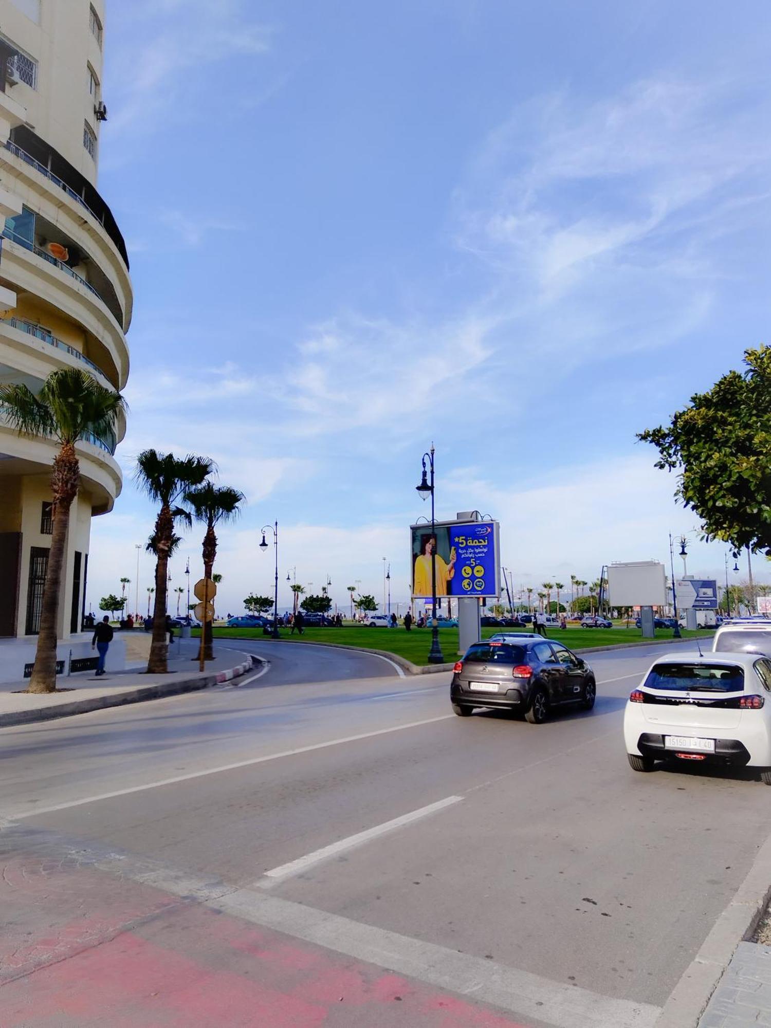 Incroyable Appartement A Playa Enface Cafe Sky 17 Tanger Extérieur photo